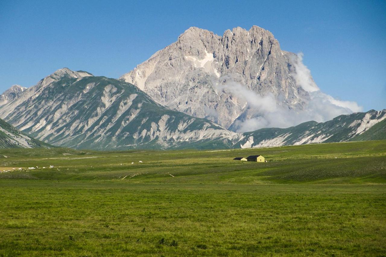 Poggio Picenze Complesso Turistico Aurora - Camere B&B المظهر الخارجي الصورة