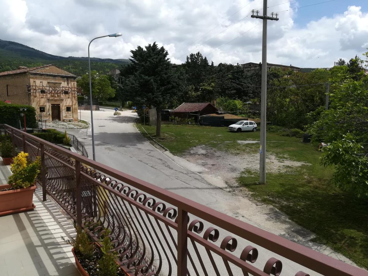 Poggio Picenze Complesso Turistico Aurora - Camere B&B المظهر الخارجي الصورة