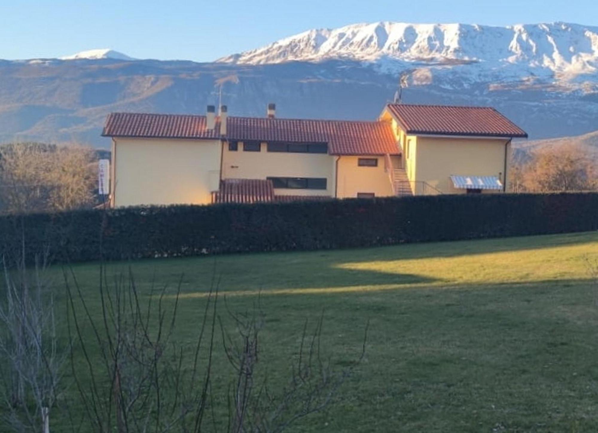 Poggio Picenze Complesso Turistico Aurora - Camere B&B المظهر الخارجي الصورة