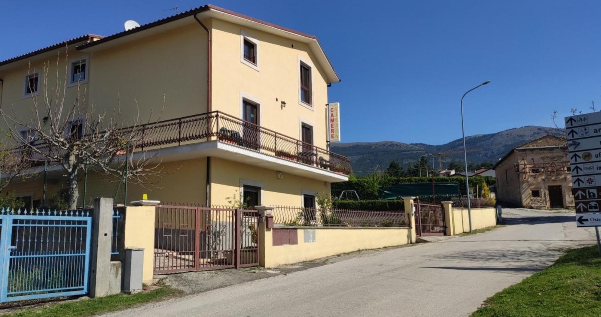 Poggio Picenze Complesso Turistico Aurora - Camere B&B المظهر الخارجي الصورة