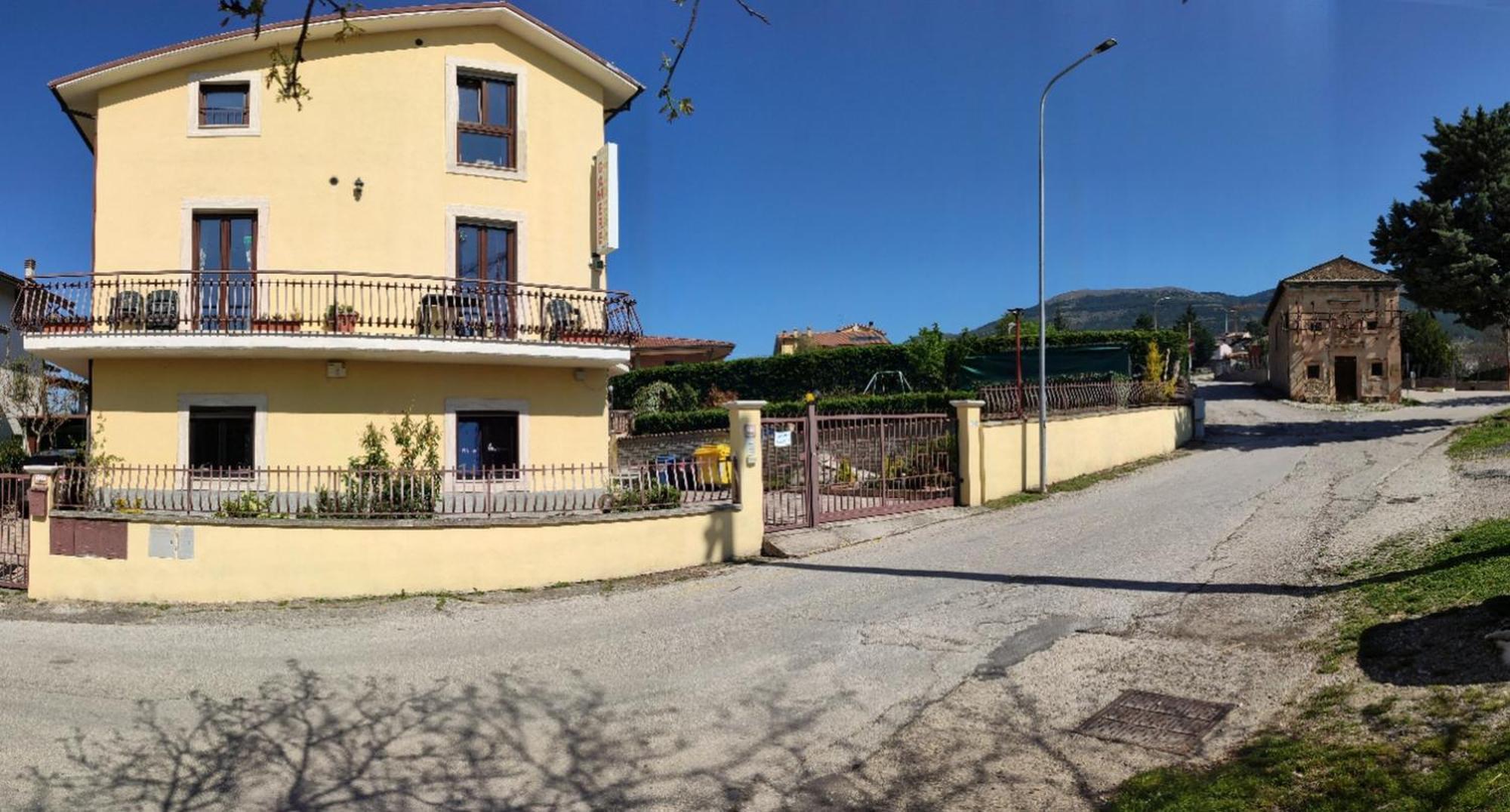 Poggio Picenze Complesso Turistico Aurora - Camere B&B المظهر الخارجي الصورة