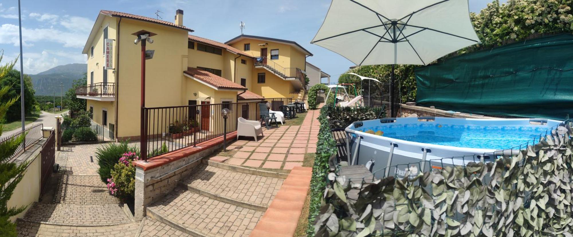 Poggio Picenze Complesso Turistico Aurora - Camere B&B المظهر الخارجي الصورة